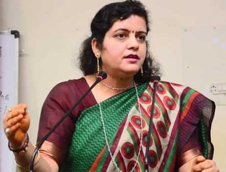 Madhya Pradesh Sahitya Akademi award to poetess and writer Dr. Kavita