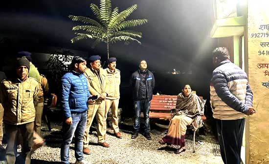 District Magistrate Smt. Sonika took stock of the activities under Tehsil Vikas Nagar area by surprise inspection late at night.