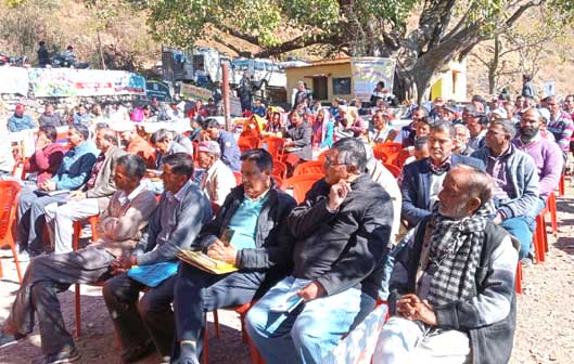 Multipurpose camp and e-choupal organized under the chairmanship of CDO Ms. Jharna Kamthan in village Sorna of block Raipur