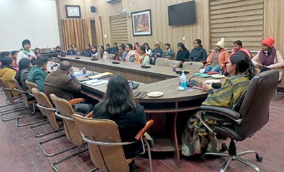 Officer daughter among daughters': District Magistrate Mrs. Sonika interacted with the girl students studying in the college