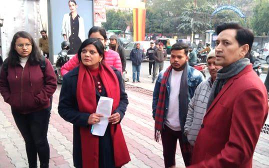 Kumaon Commissioner Deepak Rawat inspected Haldwani city on foot in the evening