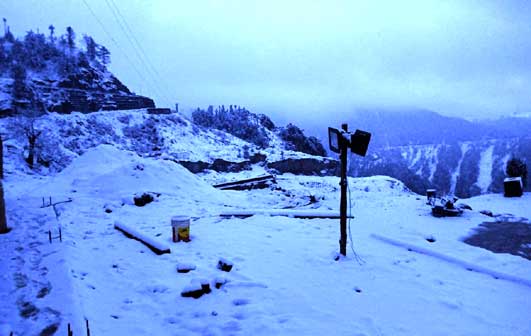 Snow fall Uttarakhand Hills