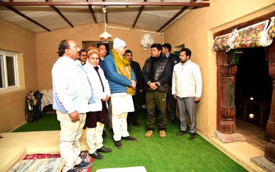 Chief Minister Pushkar Singh Dhami reached the homestay of Pauri's Rawat village 