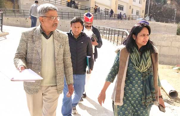 District Magistrate Reena Joshi inspected Base Hospital Pithoragarh