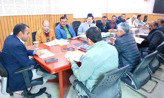 District Magistrate Mayur Dixit took a review meeting for the successful implementation of the announcements of development schemes made by Chief Minister Dhami through various departments in the district.