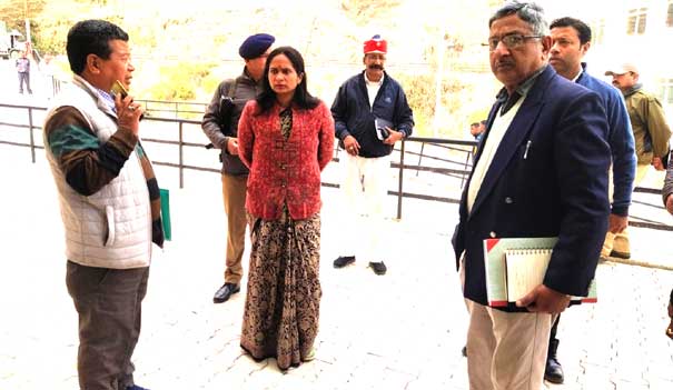 District Magistrate Reena Joshi reviewed the arrangements of Base Hospital Pithoragarh