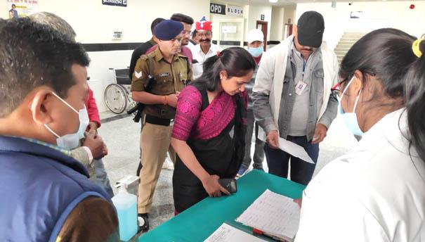 District Magistrate Reena Joshi did a ground inspection of the base hospital at Pithoragarh