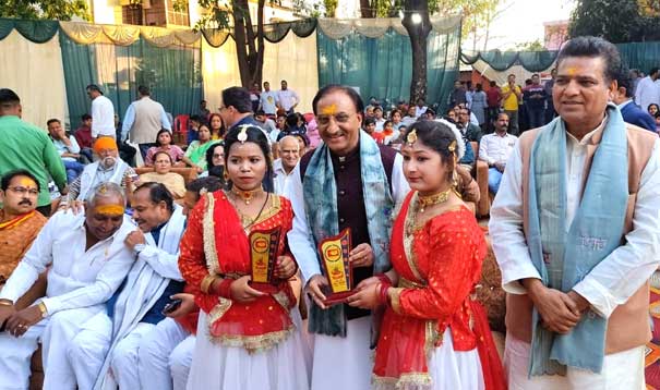 MP Haridwar Dr. Ramesh Pokhriyal Nishank participated in Holi Milan program organized by Press Club Haridwar