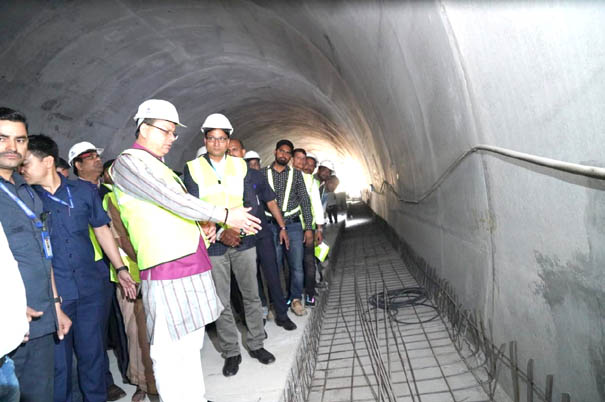 Chief Minister Dhami inspected the construction work of elevated road near Datkali and the tunnel being built in Datkali