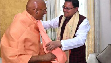 Chief Minister Dhami paid courtesy call on Acharya Mahamandaleshwar Awadheshanand Giriji Maharaj