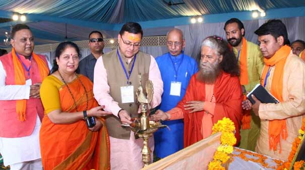 Chief Minister Dhami inaugurated the 'Ganga Samagra Aviral Ganga Nirmal Ganga' program organized at Parmarth Niketan