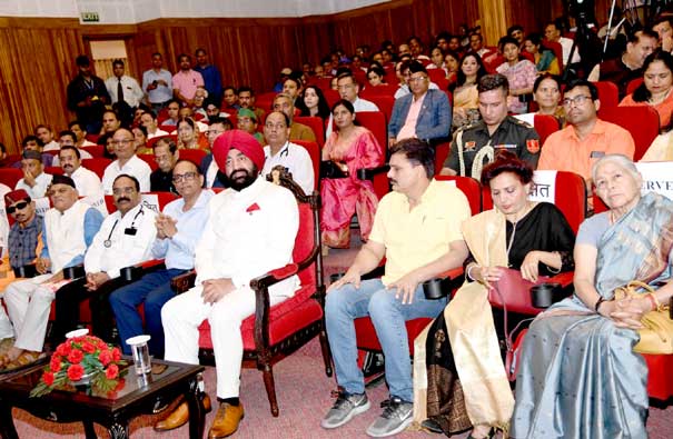 Special screening program of 100th edition of 'Mann Ki Baat' organized at Uttarakhand Raj Bhavan