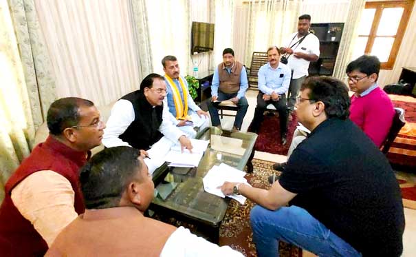 Union Minister Ajay Bhatt held a meeting with BSNL officials regarding installation of mobile towers in network-less areas of Nainital and Udham Singh Nagar.