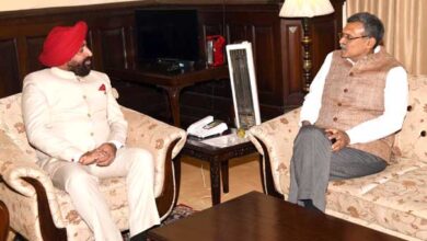 Courtesy meeting of Chief Justice of Uttarakhand High Court Justice Vipin Sanghi with Governor Lt. General (Retd) Gurmeet Singh