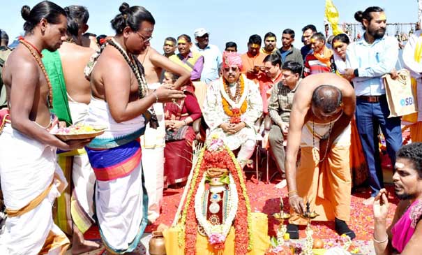 Grand 108 Balampuri Conch Pooja held at Kartikeya Swami Temple