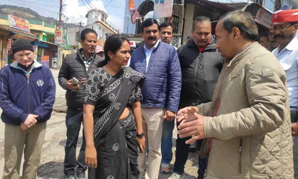 District Magistrate Reena Joshi did a terrestrial inspection of Shivalaya Line Colony