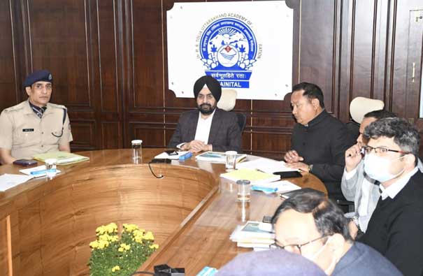 Chief Secretary SS Sandhu said, 'Implement public-useful development schemes keeping in mind the interest of the area and the general public'