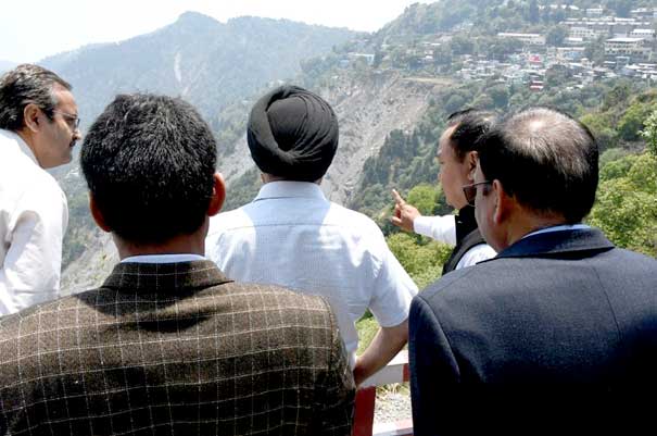 Chief Secretary Dr. S.S. Sandhu did a ground inspection of the landslide site at Balinala in Nainital