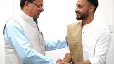 Uttarakhand cricketer Akash Madhwal met Chief Minister Pushkar Singh Dhami at Chief Minister's residence