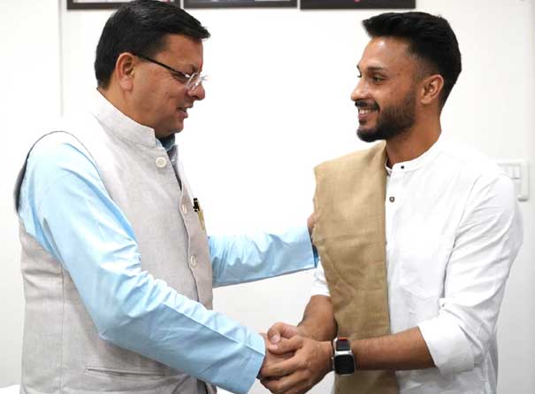 Uttarakhand cricketer Akash Madhwal met Chief Minister Pushkar Singh Dhami at Chief Minister's residence