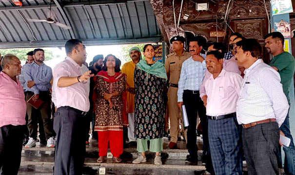 District Magistrate Mrs. Sonika inspected Triveni Ghat