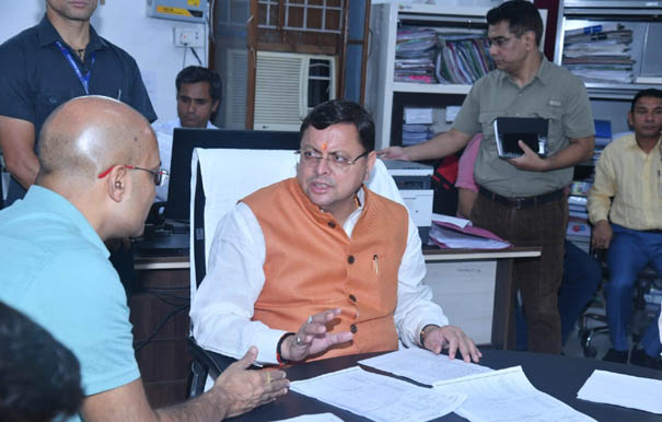 Chief Minister Dhami took information about the heavy rains in the state from the Disaster Management Control Room located at the Secretariat.