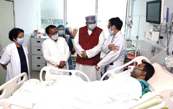 Maharaj reached AIIMS to inquire about the condition of the injured in Chamoli accident.