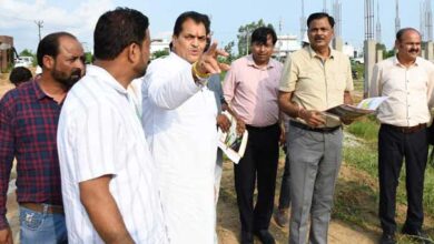 Cabinet Minister Prem Chandra Agrawal did a site inspection of 528 flats for the poor in Ramnagar (Umedpur) under Pradhan Mantri Awas Yojana