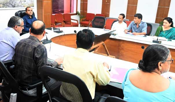 Review meeting of education department organized under the chairmanship of District Magistrate Mayur Dixit