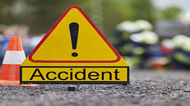 यमुना में गिरा पिकअप वाहन, चार लोगों की मौत यमुना में गिरा पिकअप वाहन, चार लोगों की मौत