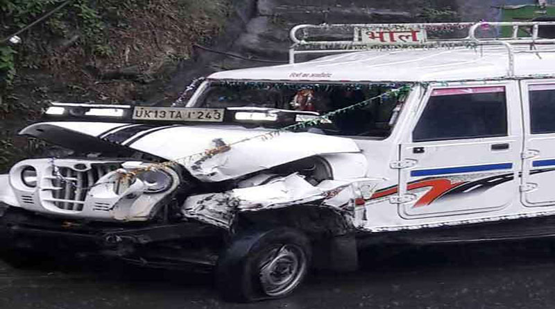 सूमो वाहन खाई में गिरा, मां-बेटा और पोती की मौत