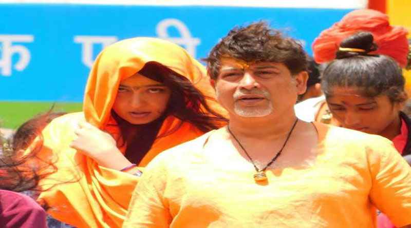 बाहुबली की देवसेना पहुंची बदरीनाथ, जानिए क्‍यों ढका चेहरे को दुपट्टे से