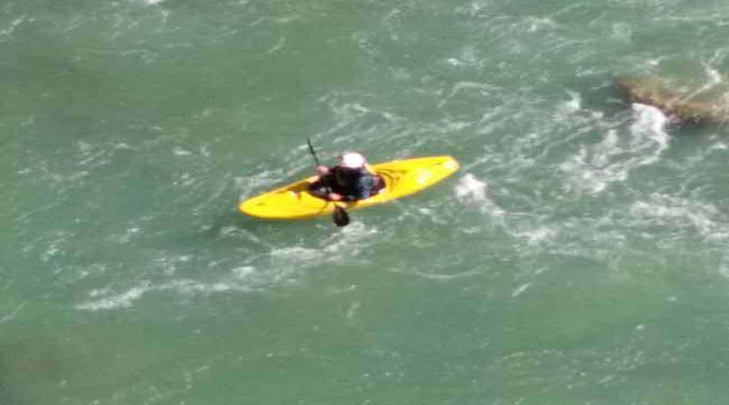 मौसम की चेतावनी के चलते गंगा में रोकी राफ्टिंग