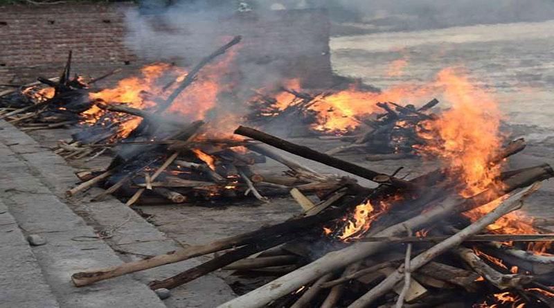 पौड़ी बस हादसा: बदनसीबों को कफन भी नहीं हुआ नसीब पौड़ी बस हादसा: बदनसीबों को कफन भी नहीं हुआ नसीब