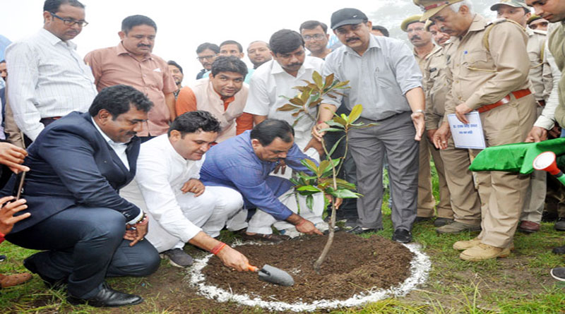 मान मर्यादा में रहें मंत्री और अधिकारी: हरक सिंह रावत