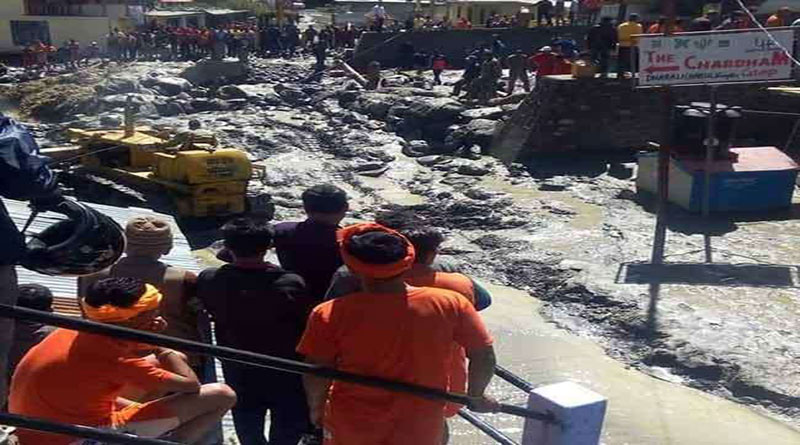 उत्तरकाशी में भूस्खलन से तबाही, गंगोत्री हाईवे पर फंसे डीएम व 700 कांवड़ यात्री