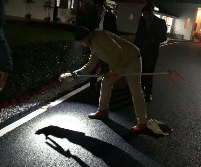 आशियाना में आराम कर रहे थे राष्ट्रपति, तभी परिसर में निकला सांप आशियाना में आराम कर रहे थे राष्ट्रपति, तभी परिसर में निकला सांप