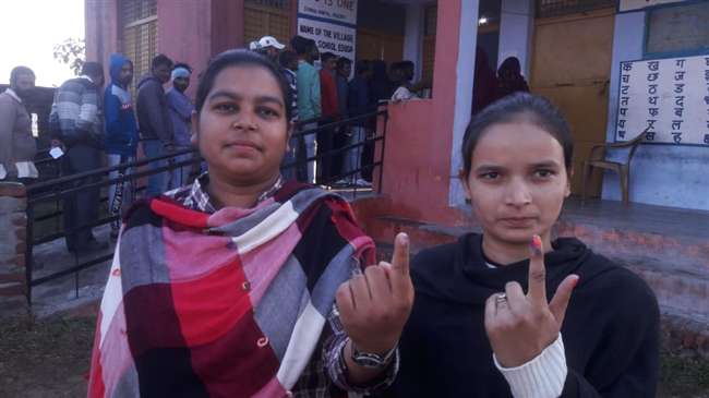 JK Panchayat Polls 2018: तीसरे चरण का मतदान जारी, कठुआ में आतंक का साया