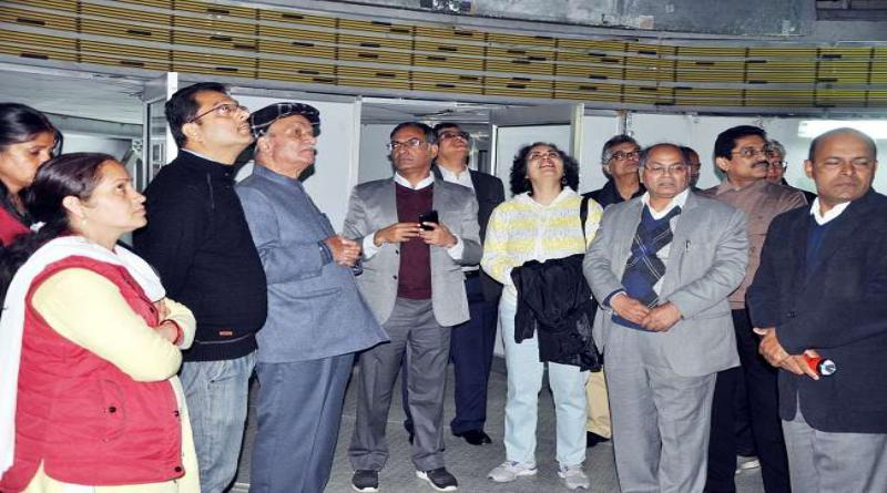 वैज्ञानिकों ने किया एशिया की सबसे बड़ी दूरबीन का निरीक्षण, कहा- जल्द लिक्विड मिरर टेलीस्कोप भी करने लगेगी काम वैज्ञानिकों ने किया एशिया की सबसे बड़ी दूरबीन का निरीक्षण, कहा- जल्द लिक्विड मिरर टेलीस्कोप भी करने लगेगी काम