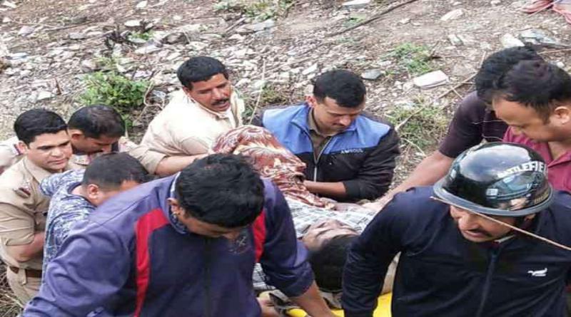 पिथौरागढ़ में कार के खाई में गिरने से महिला सहित दो की मौत, दो घायल