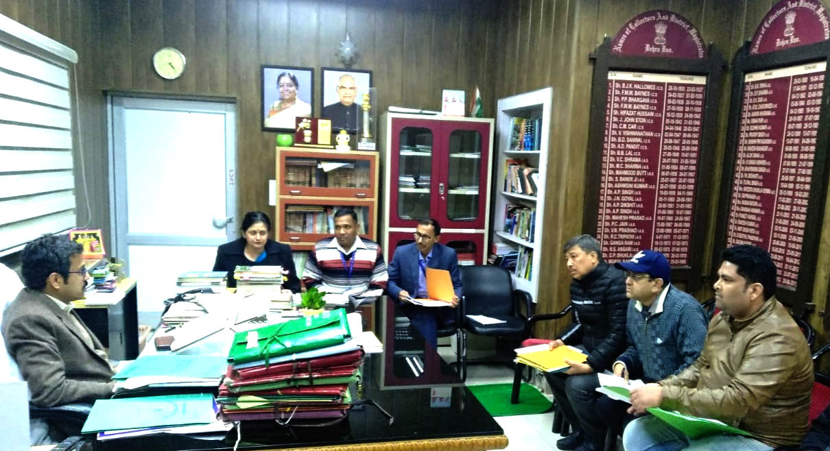 जिलाधिकारी सी.रविशंकर की अध्यक्षता में सामुदायिक स्वास्थ्य केन्द्र डोईवाला की सेन्ट्रल मैनेजमैन्ट कमेटी की बैठक आयोजित की गयी जिलाधिकारी सी.रविशंकर की अध्यक्षता में सामुदायिक स्वास्थ्य केन्द्र डोईवाला की सेन्ट्रल मैनेजमैन्ट कमेटी की बैठक आयोजित की गयी