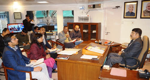 ’’पुनर्वास नीति-2011’’ में यथा आवश्यक संशोधन एवं सुझाव उपलब्ध कराने हेतु मण्डलायुक्त श्री राजीव रौतेला की अध्यक्षता में गठित समिति की प्रथम बैठक सम्पन्न