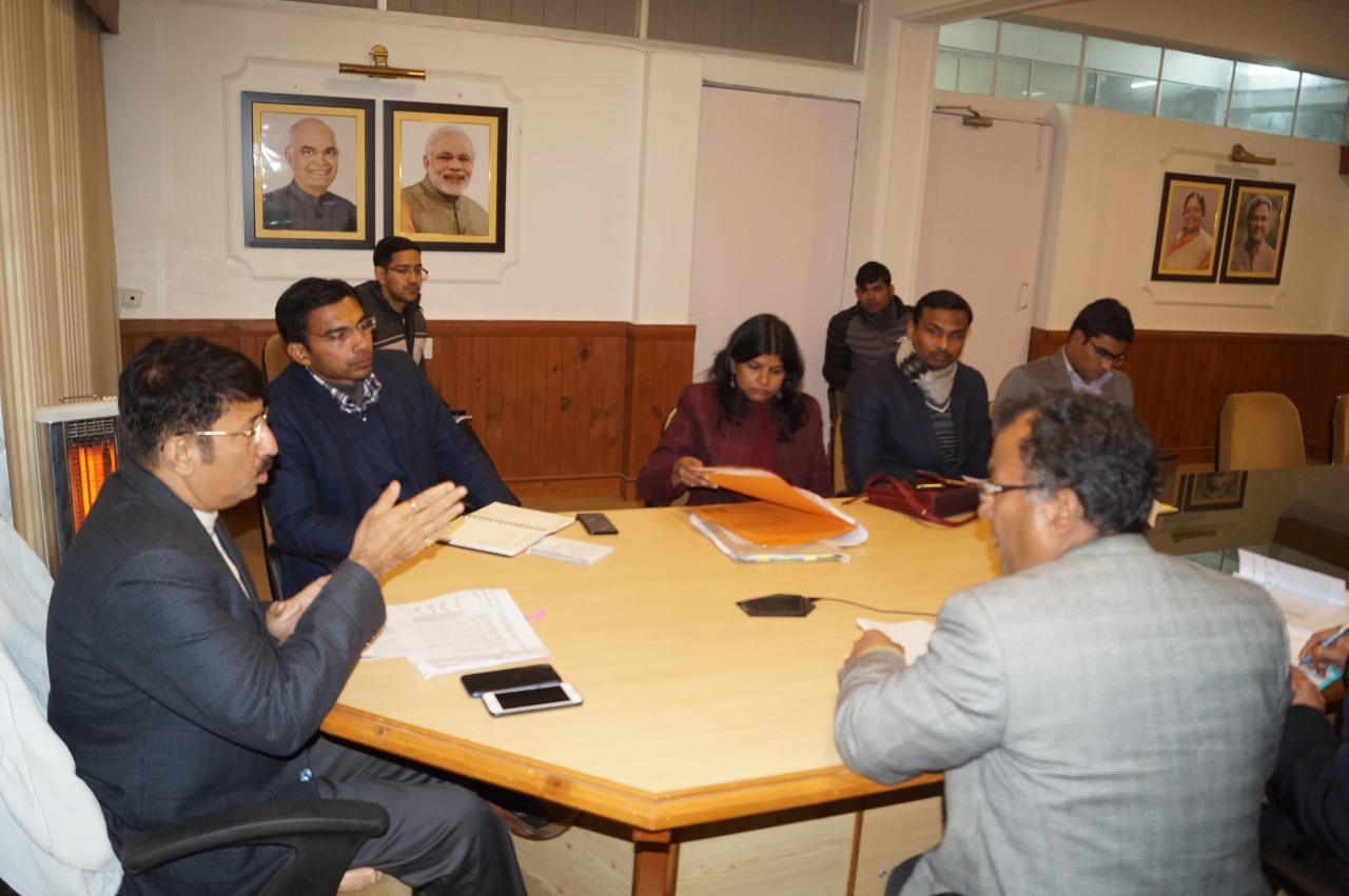 आयुक्त कुमाऊॅ मण्डल राजीव रौतेला ने मण्डल में ई-रजिस्ट्रेशन, म्यूटेशन एवं नामान्तरण प्रक्रिया को समयबद्धता एवं पारदर्शिता से करने हेतु वीडियो काॅन्फ्रेंस के माध्यम से समीक्षा की