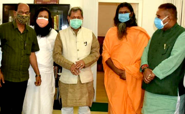 मुख्यमंत्री तीरथ सिंह रावत से सचिवालय में आर्ट ऑफ लिविंग एवं आई.ए.एच.वी. के प्रतिनिधियों ने की भेंट