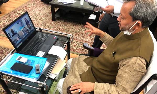 मुख्यमंत्री तीरथ सिंह रावत ने राज्य में कोविड-19 के खिलाफ लड़ाई में सहयोग हेतु देश के जाने माने उद्योगपतियों से की वार्ता