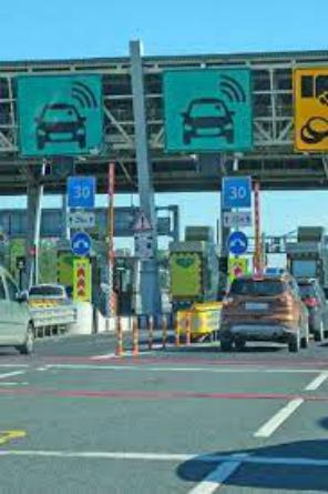 दिल्ली-मेरठ एक्सप्रेस-वे पर वाहन चालकों को फिलहाल 2 माह तक नहीं देना होगा टोल टैक्स