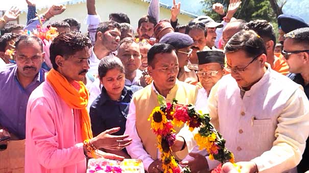 मुख्यमंत्री पुष्कर सिंह धामी ने सालम क्रांति दिवस के अवसर पर शहीद नर सिंह एवं टीका सिंह को अर्पित की श्रद्धांजलि