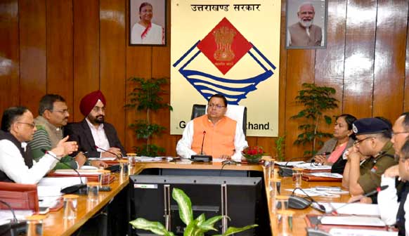 Chief Minister Dhami gave instructions for effective control over accidents along with expansion of heli services in the state