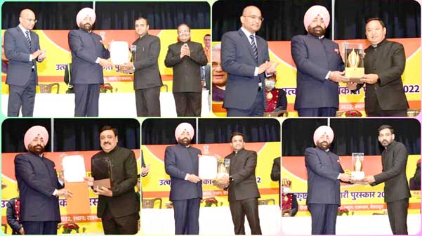 On Good Governance Day, Governor Lt. General (Retd) Gurmeet Singh honored 5 District Magistrates with the Outstanding District Magistrate Award-2022