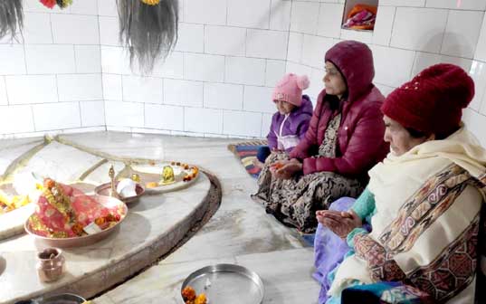 Villagers of Chha Patti Saur of district Pithoragarh performed havan-worship in the temple located in Mostamanu